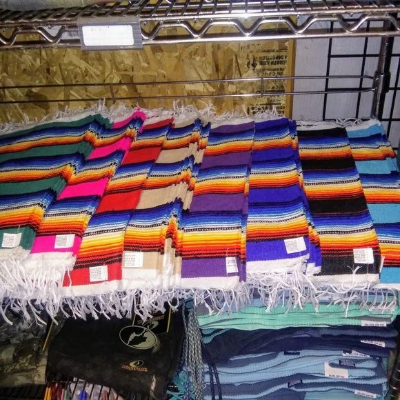 GROOVY GLAM Serape Blue Multicolored Southwestern Woven Cloth Placemats Set of 4 - Picture 3 of 3